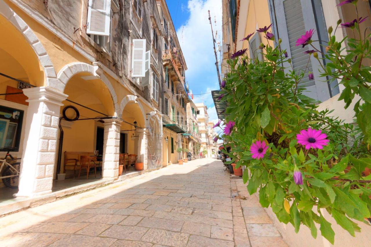 Old Town Gem - Elegant Guilford Apartment コルフ島 エクステリア 写真