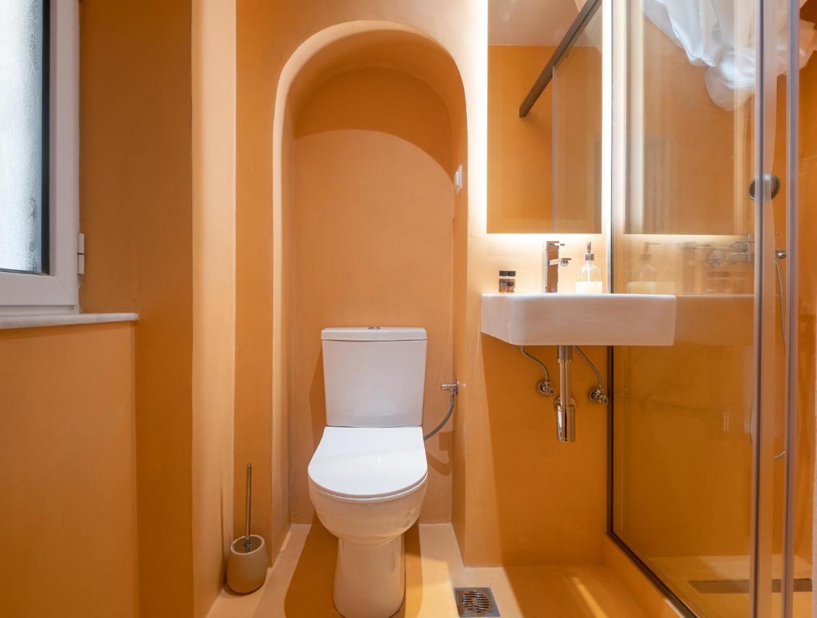 Old Town Gem - Elegant Guilford Apartment コルフ島 エクステリア 写真